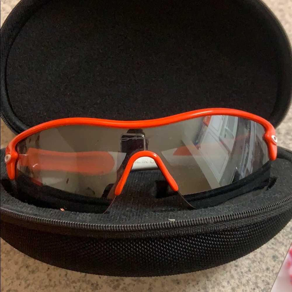 Real Polarized Oakley Radars